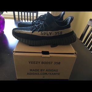 Adidas Mens Yeezy Boost 350 V2 Size 10